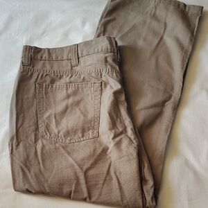 Blue Mountain Classic Tan Men's Chinos EUC Size 40 X 30